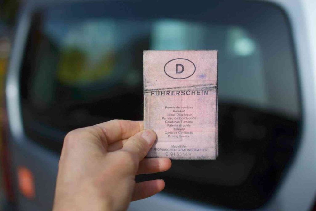 kann man ohne führerschein ein auto kaufen